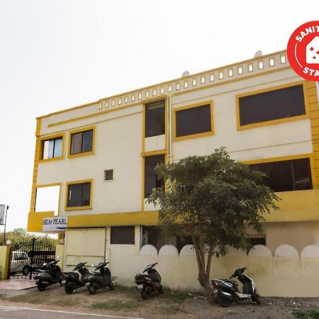 Oyo 69511 Hotel Sea E Pearl Visakhapatnam Exteriör bild