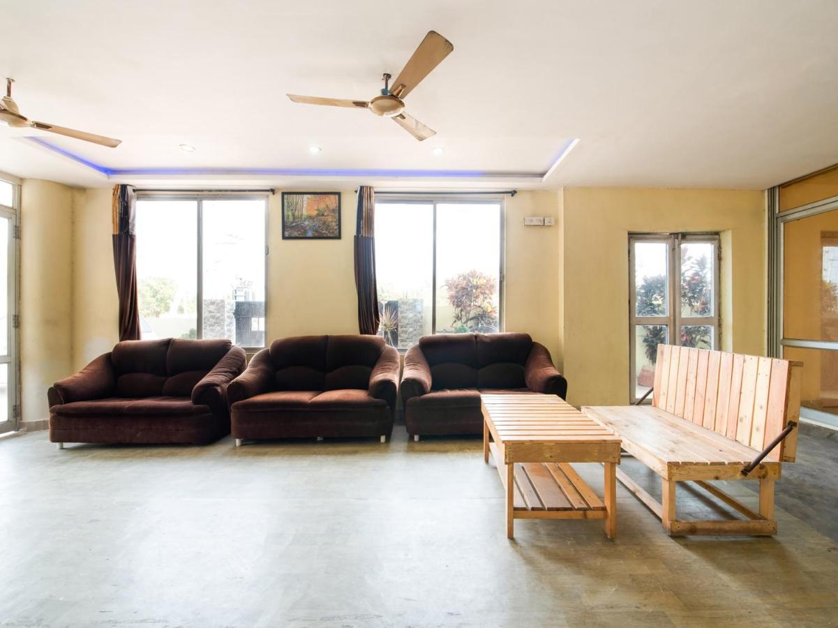 Oyo 69511 Hotel Sea E Pearl Visakhapatnam Exteriör bild
