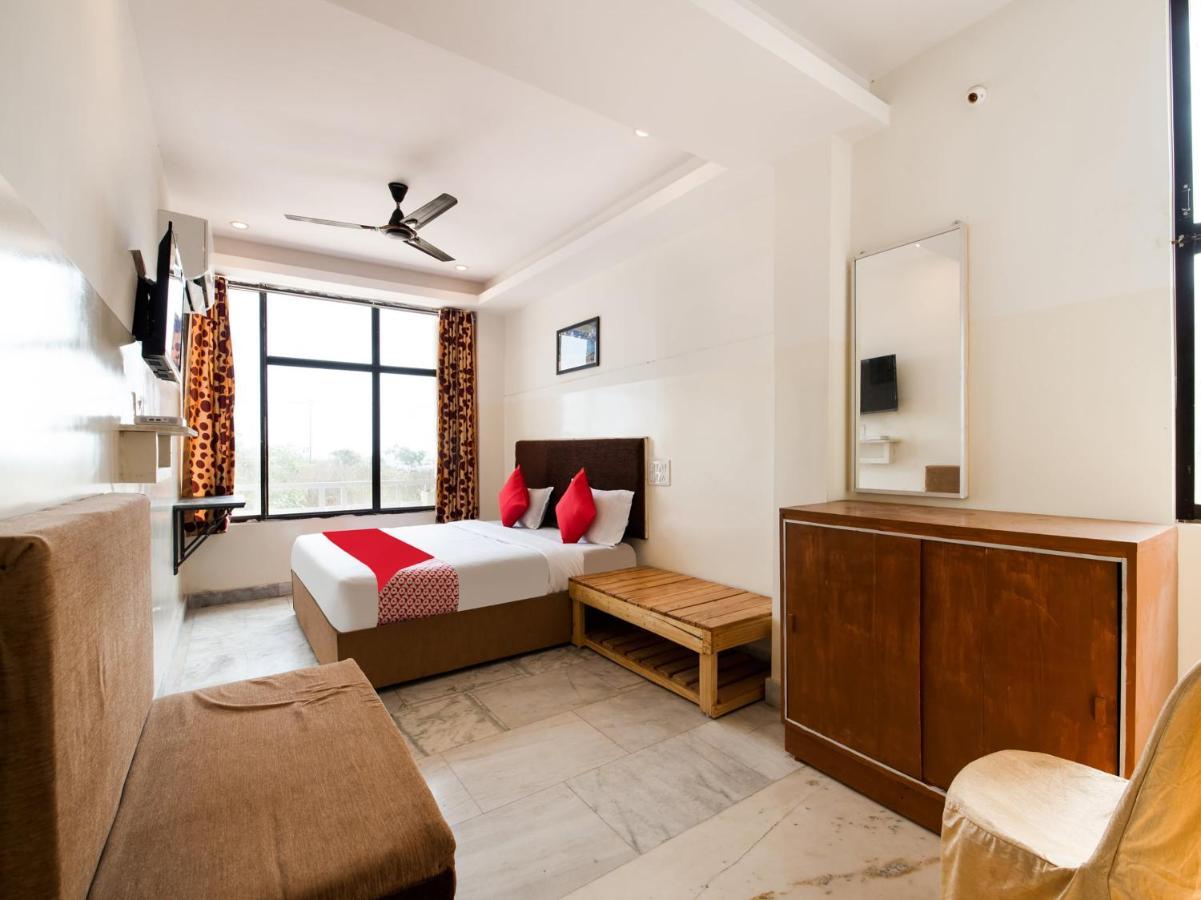 Oyo 69511 Hotel Sea E Pearl Visakhapatnam Exteriör bild